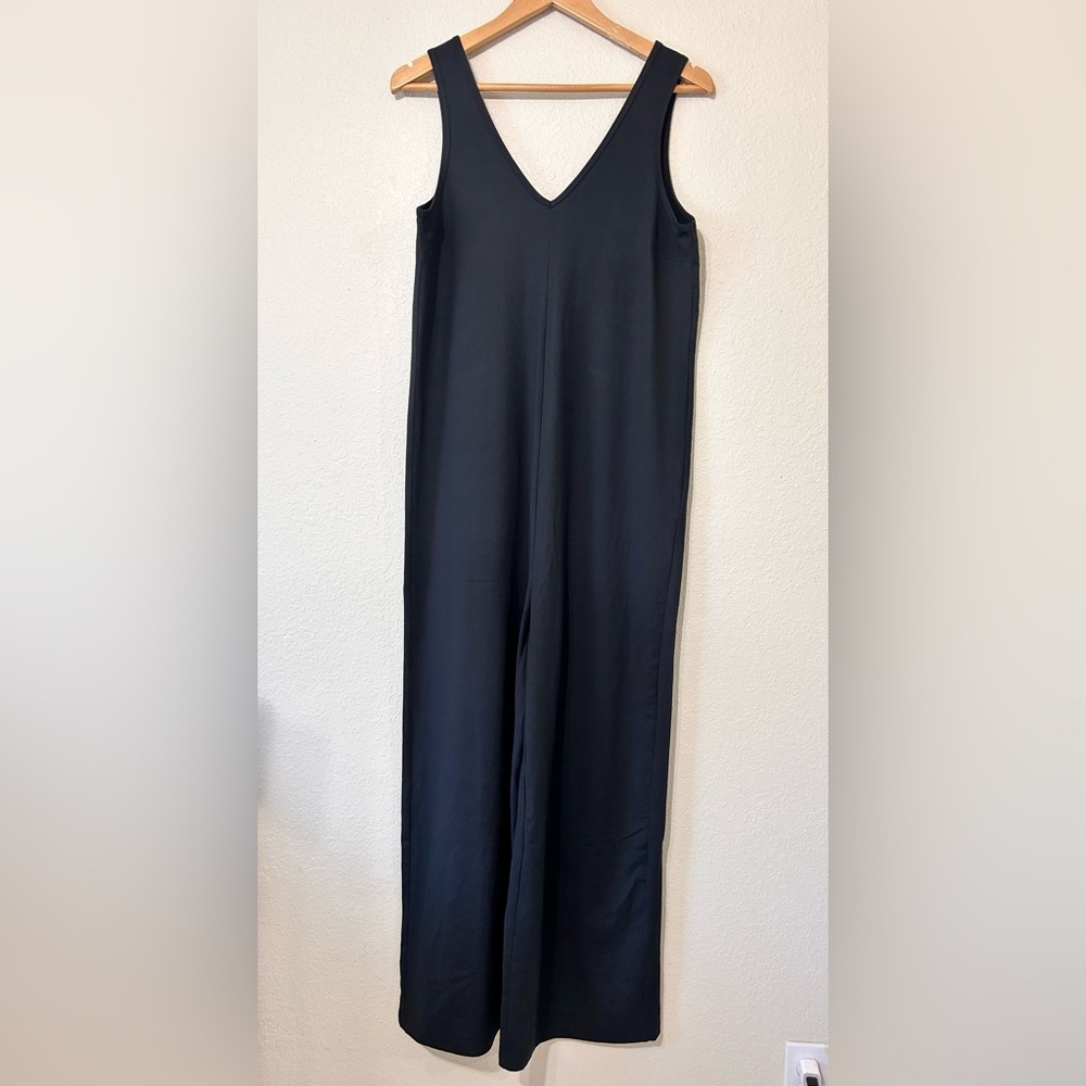 Women's Black V-Neck Wide-Leg Jumpsuit